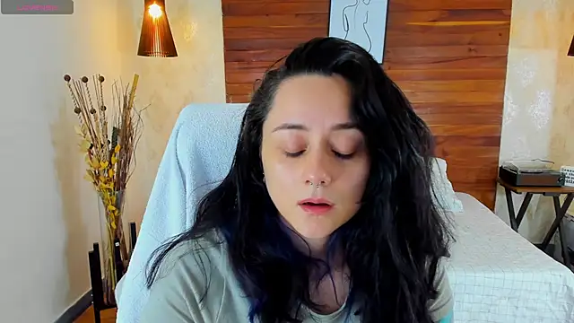 Snapshot of KatherineBond chatting on 02.20.25 KatherineBond online show from 02.20.25