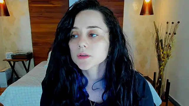 Snapshot of KatherineBond chatting on 02.24.25 KatherineBond online show from 02.24.25