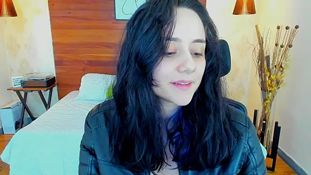 Snapshot of KatherineBond chatting on 02.26.25 KatherineBond online show from 02.26.25