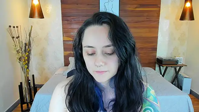 Snapshot of KatherineBond chatting on 03.13.25 KatherineBond online show from 03.13.25