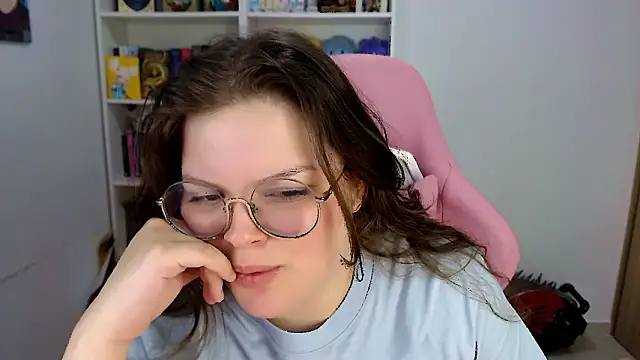 Snapshot of Gabiwaifu chatting on 02.13.26 Gabiwaifu online show from 02.13.26