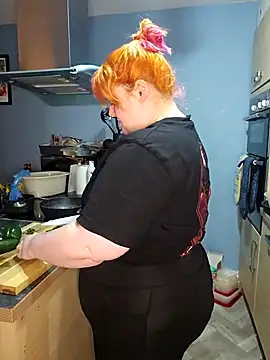 bbw olive peach online show from 02.23.25