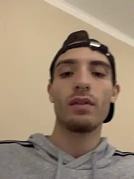 Snapshot of LaMaterialista chatting on 10.21.25 LaMaterialista online show from 10.21.25