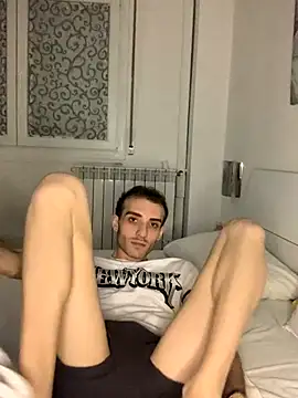 Snapshot of LaMaterialista chatting on 11.17.25 LaMaterialista online show from 11.17.25