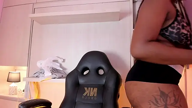 Snapshot of tamaraa_smiith chatting on 09.14.25 tamaraa smiith online show from 09.14.25
