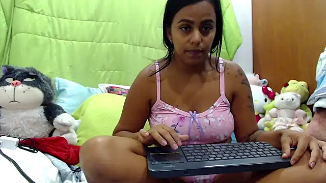 Snapshot of Iris_New chatting on 10.04.25 Iris New online show from 10.04.25