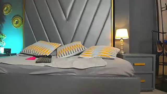 BrendaAdams  online show from 02.24.25