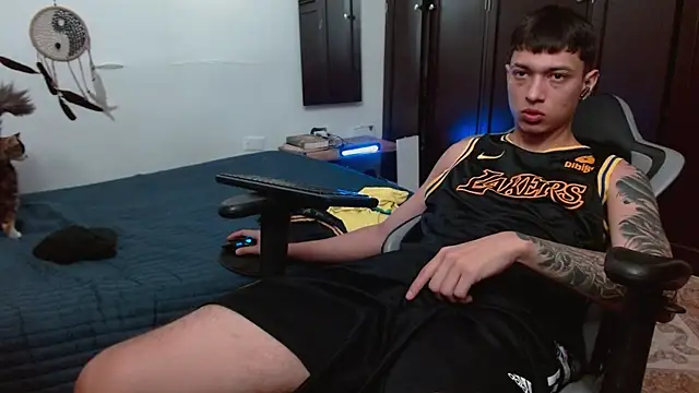 aaron blug online show from 11.23.25