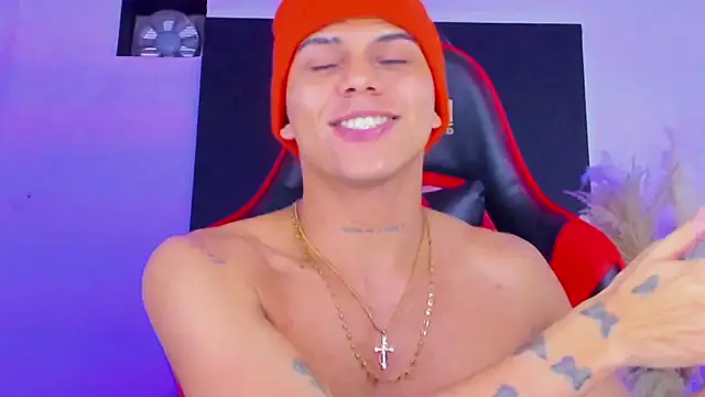 Snapshot of visaelX chatting on 01.18.25 visaelX online show from 01.18.25