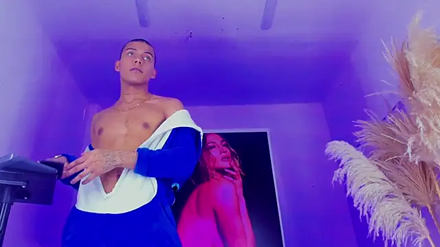 Snapshot of visaelX chatting on 01.24.25 visaelX online show from 01.24.25