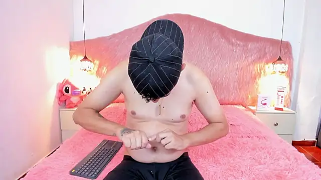 Derek and Skarlet online show from 02.12.26