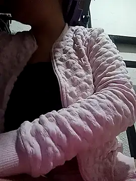  Miaaleon online show from 02.17.25