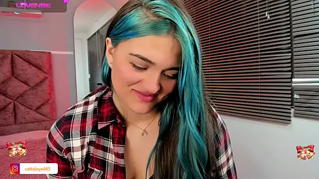 Snapshot of cattaleya___ chatting on 12.14.24 cattaleya online show from 12.14.24