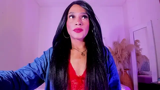 carolinemiller7 online show from 10.17.25