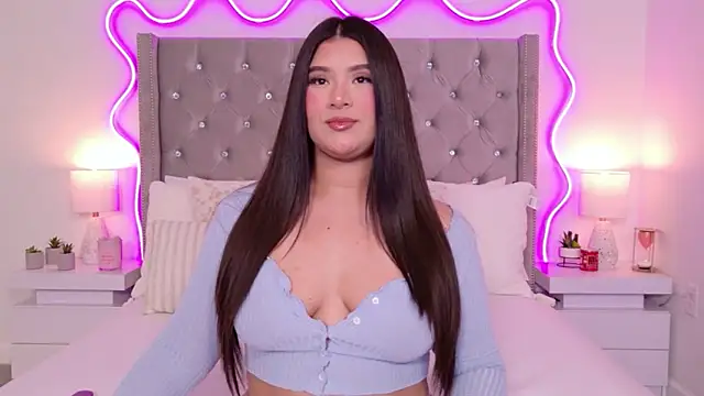 JuliaSUMMERS2022 online show from 02.21.26