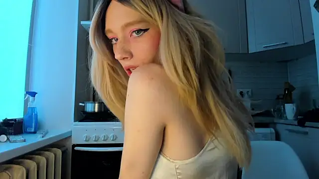  Alice Kitty online show from 01.06.25
