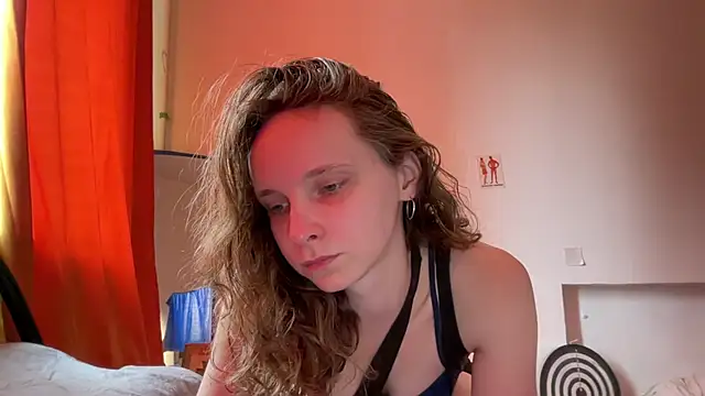 MikkyMoony online show from 09.18.25