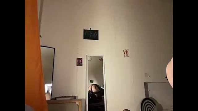 MikkyMoony online show from 11.01.25