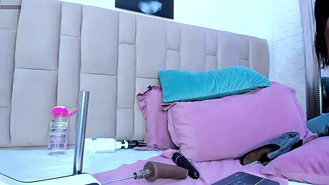 Abbyadams online show from 01.11.25