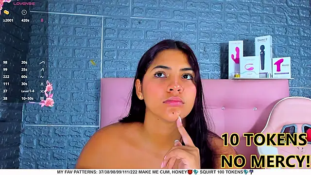 Snapshot of AriannaLewiis chatting on 02.05.25 AriannaLewiis online show from 02.05.25