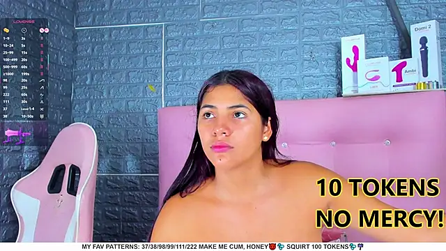 Snapshot of AriannaLewiis chatting on 02.21.25 AriannaLewiis online show from 02.21.25