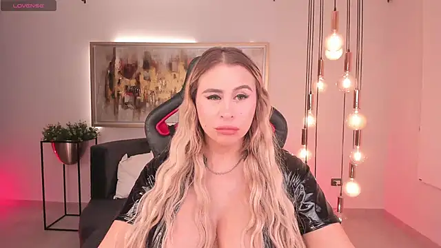 KylieCooper online show from 09.15.25
