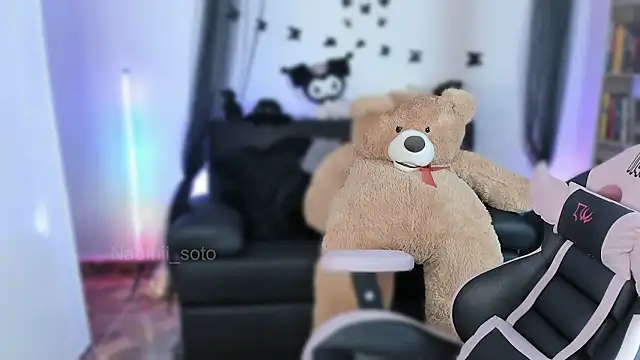 Naomii Soto online show from 03.18.26