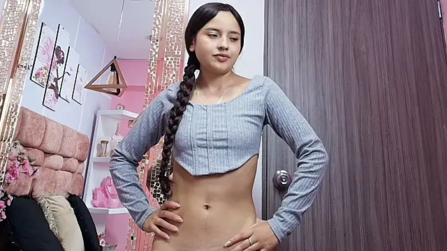 Snapshot of katecooper chatting on 01.16.25 katecooper online show from 01.16.25