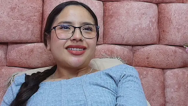 Snapshot of katecooper chatting on 01.28.25 katecooper online show from 01.28.25