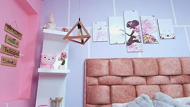 Snapshot of katecooper chatting on 02.01.25 katecooper online show from 02.01.25