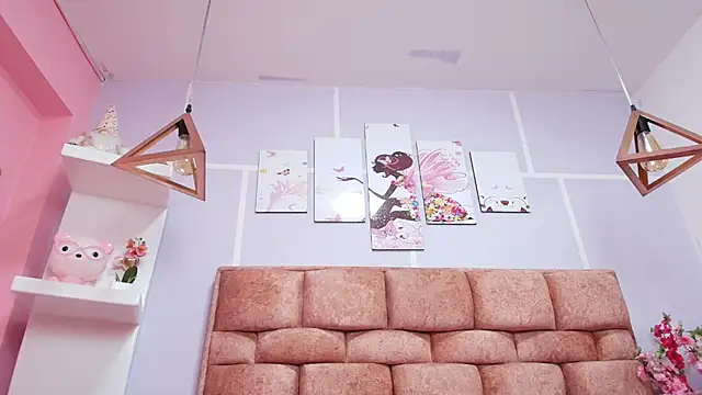 Snapshot of katecooper chatting on 02.19.25 katecooper online show from 02.19.25