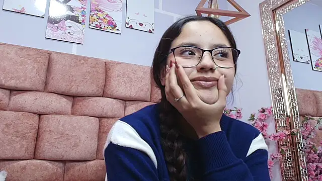 Snapshot of katecooper chatting on 03.01.25 katecooper online show from 03.01.25