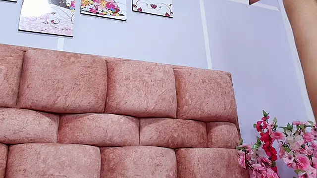 Snapshot of katecooper chatting on 03.11.25 katecooper online show from 03.11.25