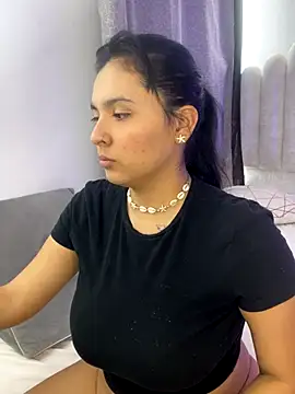 Snapshot of Madyson_Hot chatting on 10.14.25 Madyson Hot online show from 10.14.25