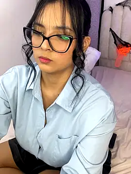 Snapshot of Madyson_Hot chatting on 10.24.25 Madyson Hot online show from 10.24.25