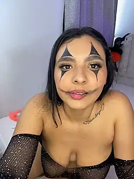 Snapshot of Madyson_Hot chatting on 10.29.25 Madyson Hot online show from 10.29.25