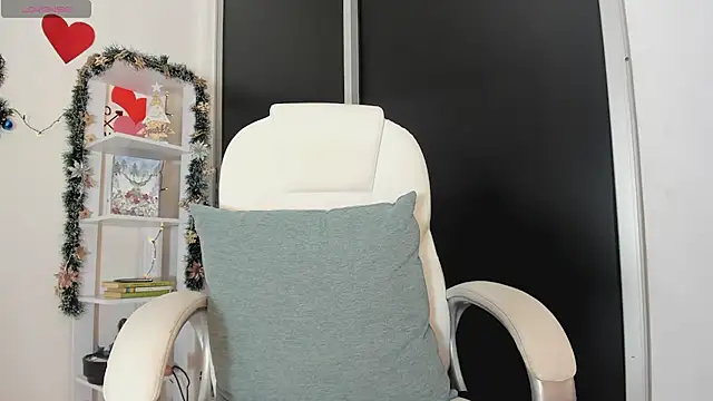 UrNewFantasy online show from 12.17.24