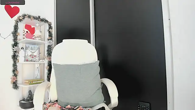 UrNewFantasy online show from 12.23.24
