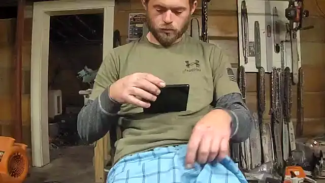 Snapshot of Bigoleslong98765 chatting on 10.25.25 Bigoleslong98765 online show from 10.25.25