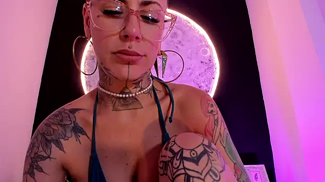 Snapshot of GinebraaFox_ chatting on 02.13.25 GinebraaFox  online show from 02.13.25