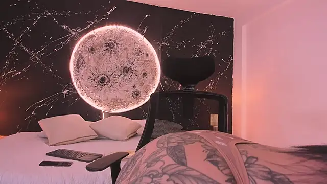 Snapshot of GinebraaFox_ chatting on 02.20.25 GinebraaFox  online show from 02.20.25