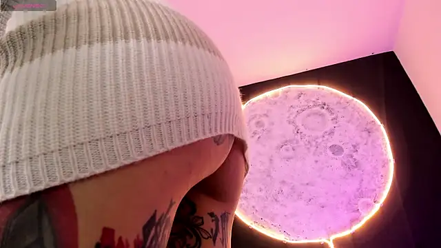 Snapshot of GinebraaFox_ chatting on 03.01.25 GinebraaFox  online show from 03.01.25