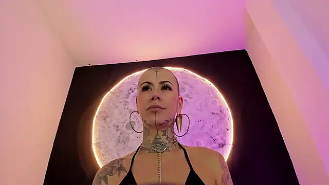 Snapshot of GinebraaFox_ chatting on 03.10.25 GinebraaFox  online show from 03.10.25