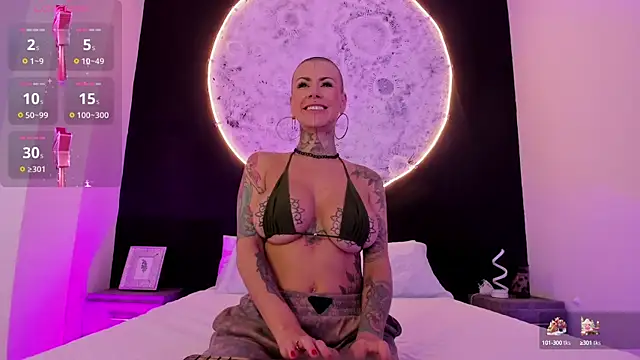 Snapshot of GinebraaFox_ chatting on 03.12.25 GinebraaFox  online show from 03.12.25