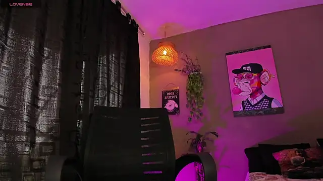 GinebraaFox  online show from 11.10.25