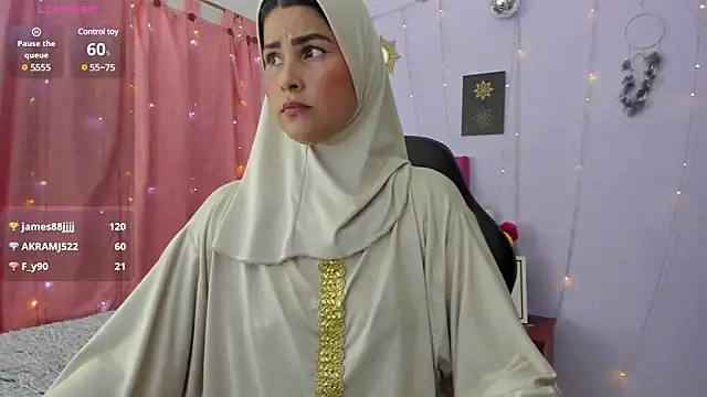 AishaAmin  online show from 01.04.25
