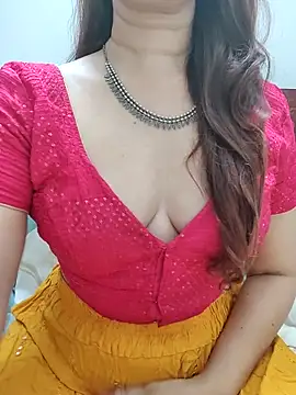 Brown Maxi online show from 06.05.26