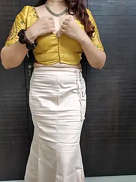 Brown Maxi online show from 06.10.26