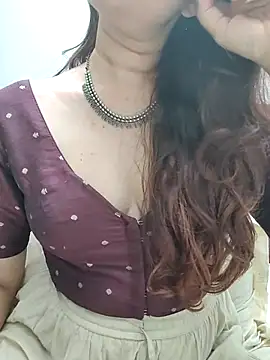 Brown Maxi online show from 06.16.26