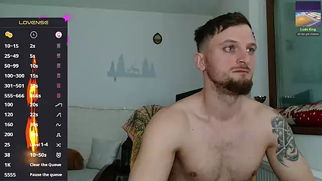 cuple hoot  online show from 03.05.25